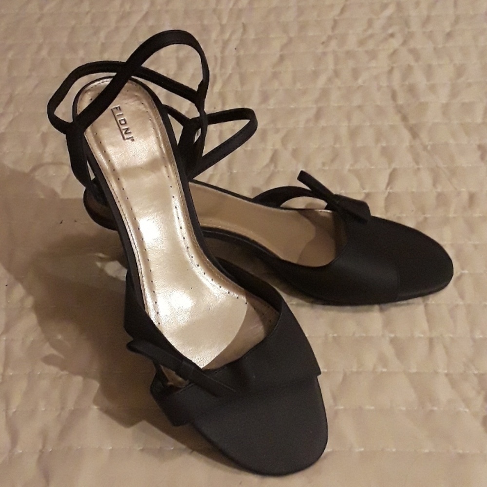 Fioni Satin sandals